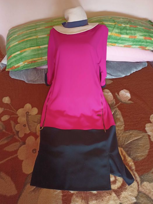 Rochie elegantă roz intens cu negru