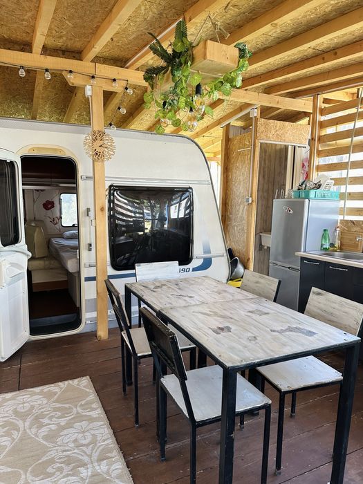 Каравана Fend Diamant 590+изграден навес