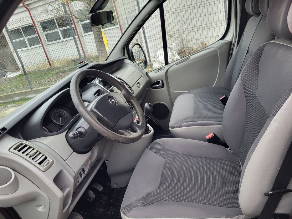 Opel vivaro 8+1 locuri 2013 lung ( renalut trafic)