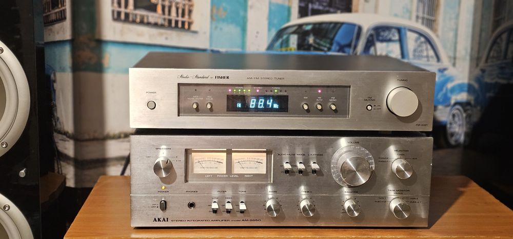 Muzica la radio tuner Fisher FM 2321 - Studio Standard