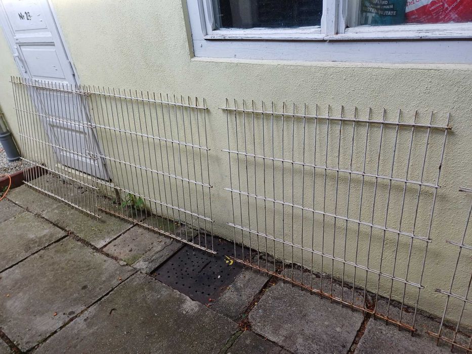 Panouri metalice pentru gard