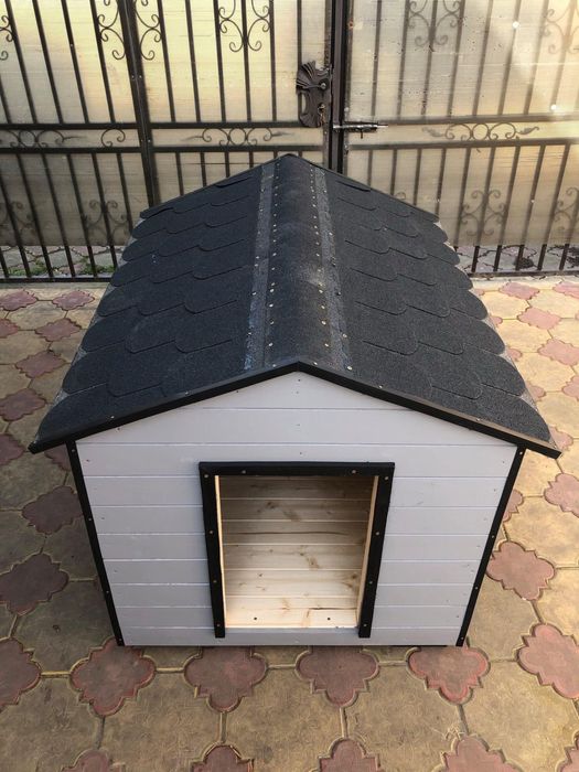 Cusca izolata pentru caini de talie mare