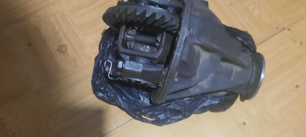 Продается редуктор заднего моста 35×9 в хорошем состоянии