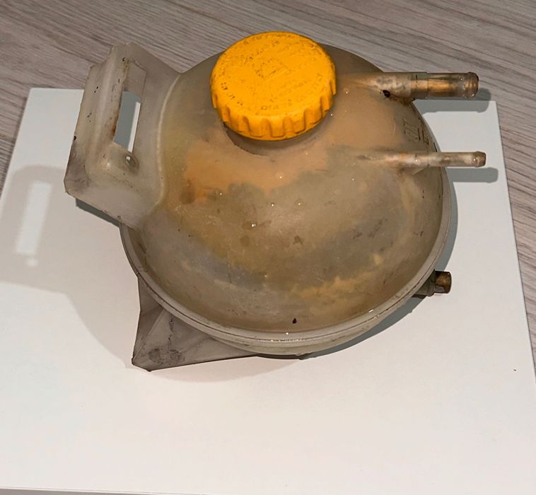 Расширительный бачок Opel Frontera