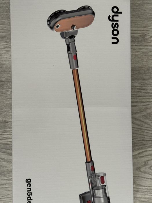 Моющий пылесос Dyson