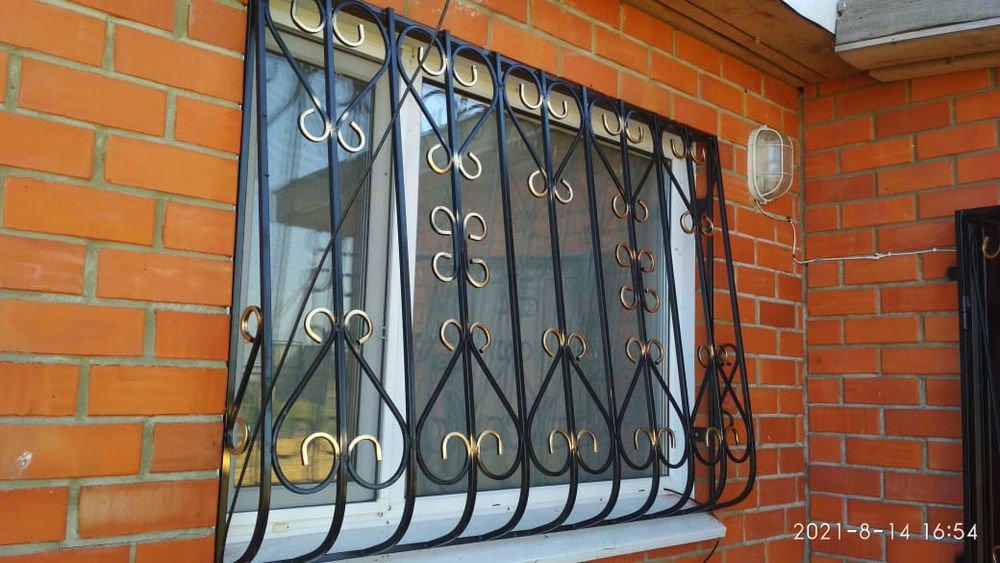 Решётки на окна.