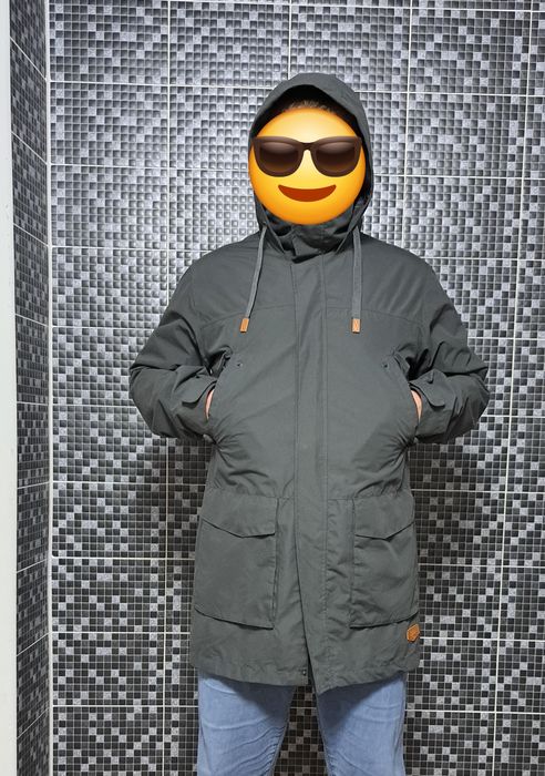 Продам тонкую куртку