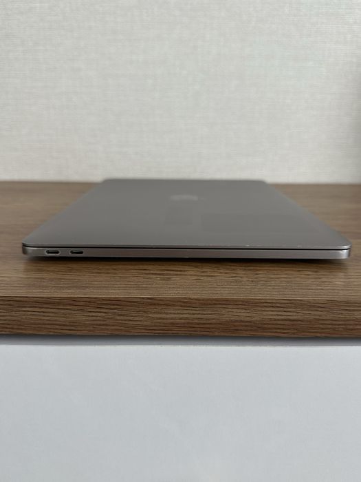 Продам MacBook Pro 2017