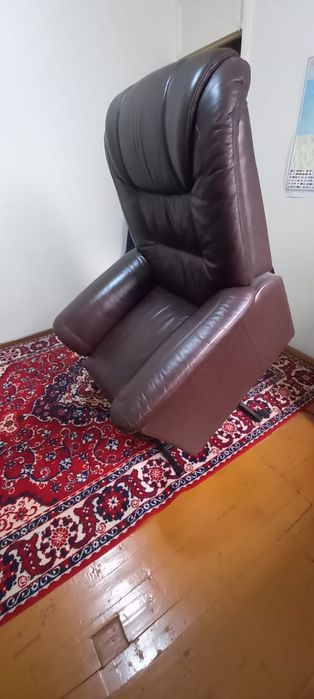 Кресло реклайнер с пультом