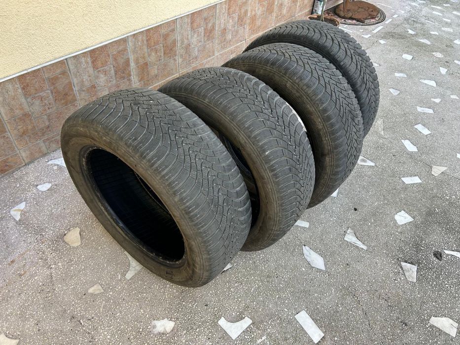 Vând cauciucuri de iarna FALKEN EURO WINTER HS01 225/55/R17 101V
