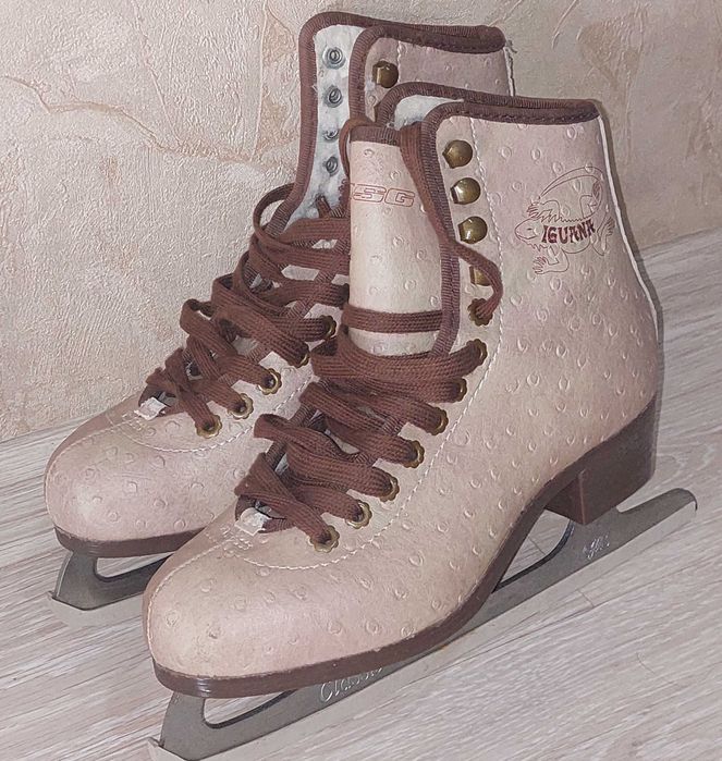 Продам Коньки фигурные