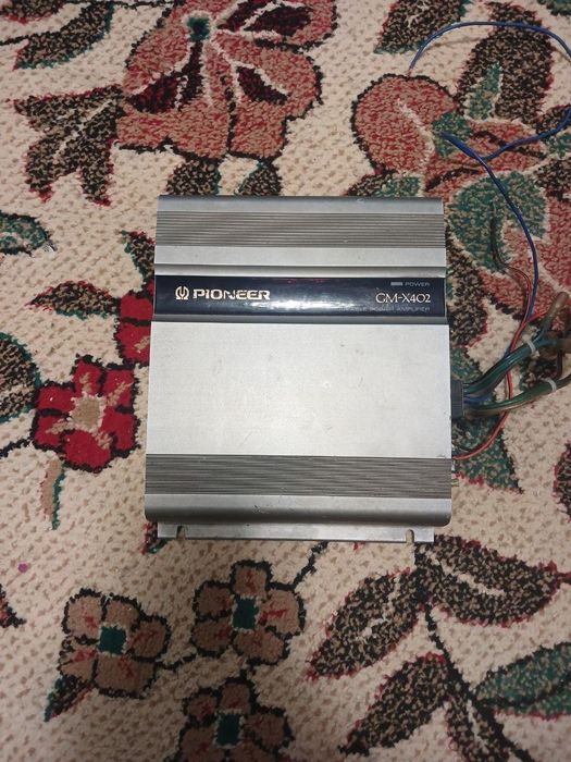 Pioneer usilitel GM-X402 Пионер усилитель