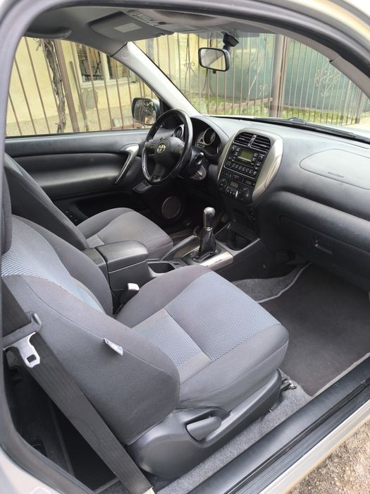 Toyta rav4 2.0 бензин 150кс 4х4 2005г