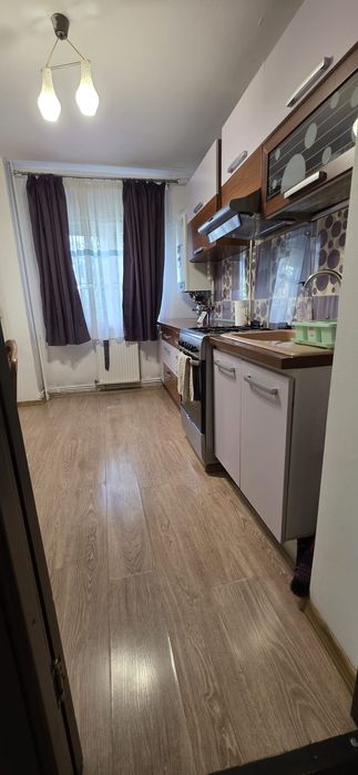 Închiriez apartament 3 camere 1 Mai