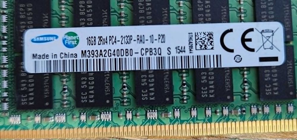 Memorie Ram Server Samsung M393A2G40DB0-CPB3Q - 16GB PC4-17000P-R