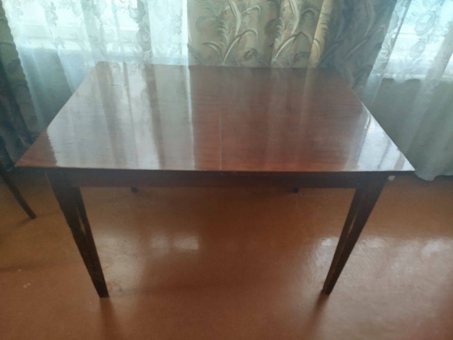 Стол раздвижной лаковый