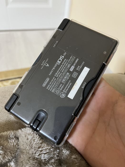 продаю nintendo ds lite