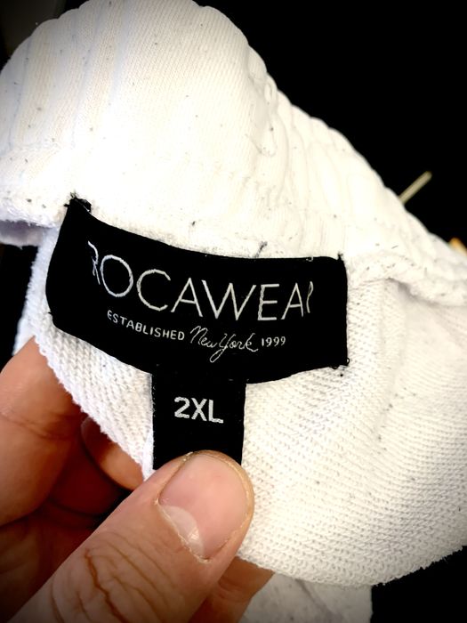 Свободни бели къси панталони ROCAWEAR! Много модерни и удобни