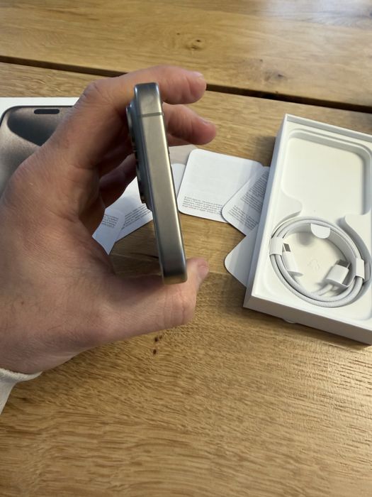 iPhone 15 Pro 256 GB Natural Titanium