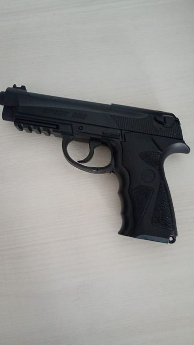 Se vinde pistol airsoft