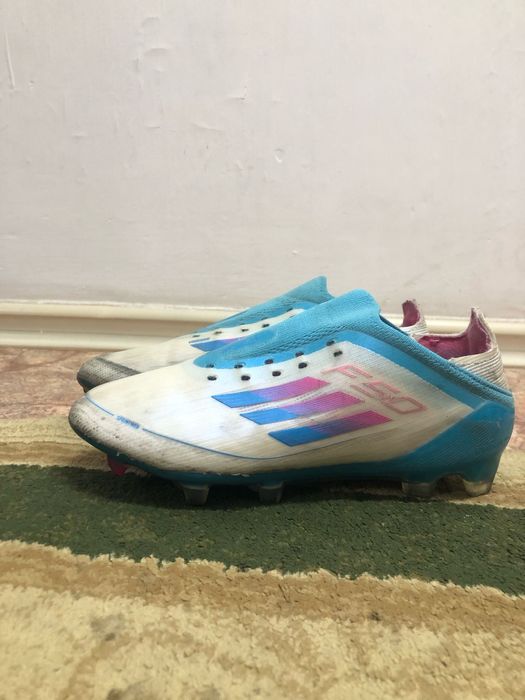 Продам кросовки по размером 37