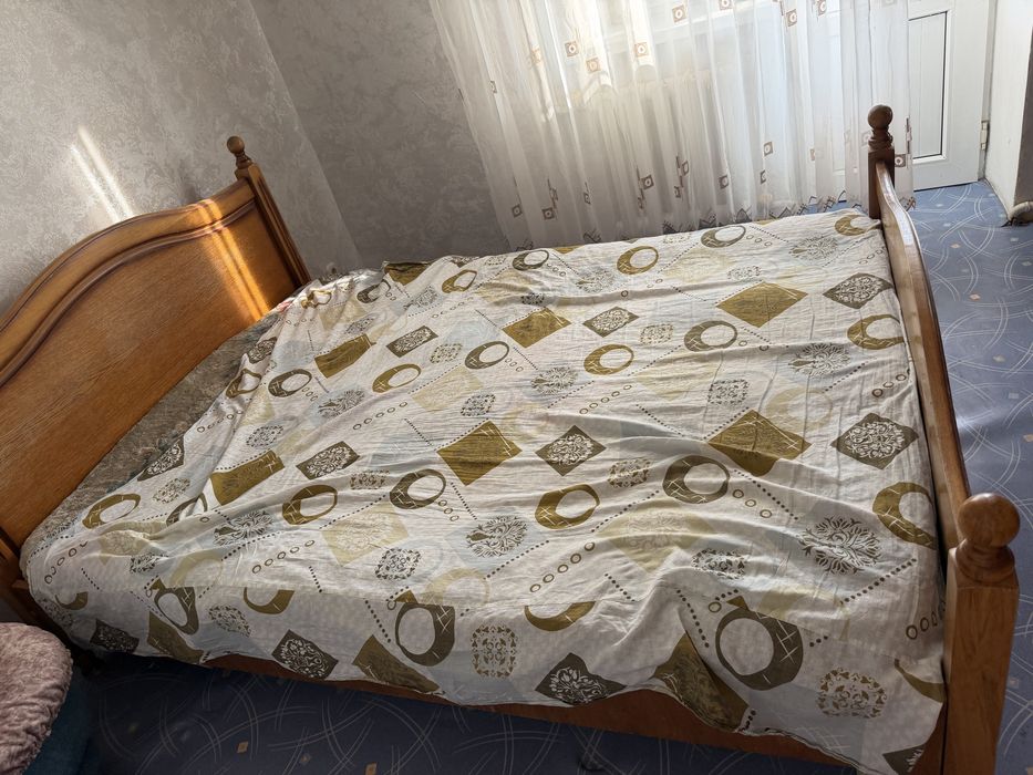 Продам деревянную кровать