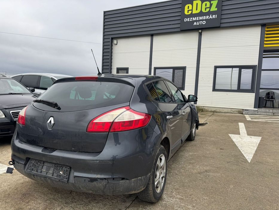 Dezmembrez / Dezmembrari / Piese / Accesorii Renault megane 3 gri 1.6 benzina 2009 volan stanga