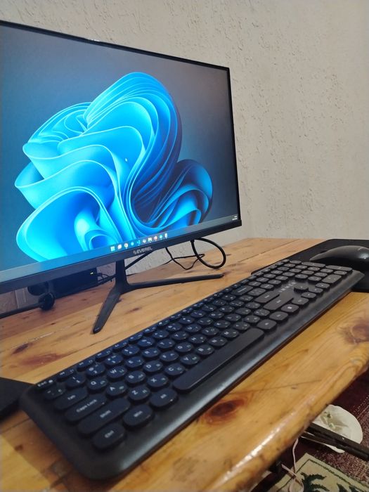 Noutbuk(Asus ExpertBook), monitor(everel), klaviatura va sichqoncha