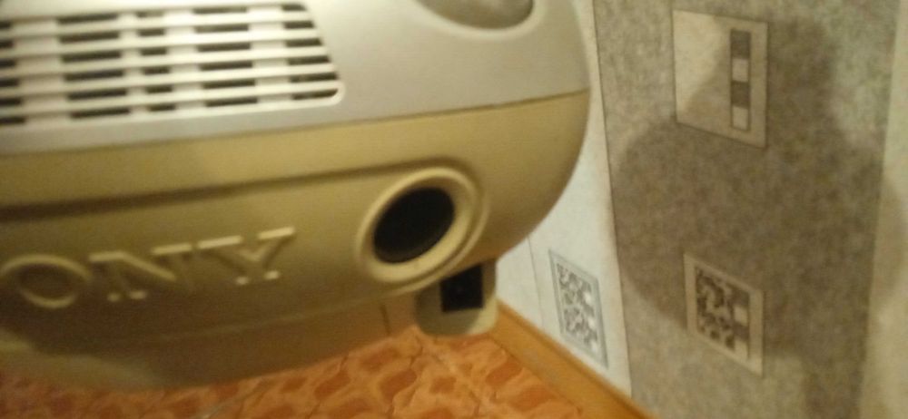 продам sony cfd-e90l