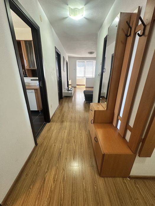 Inchiriez apartament cu 3 camere complet mobilat/utilat zona Poli 2