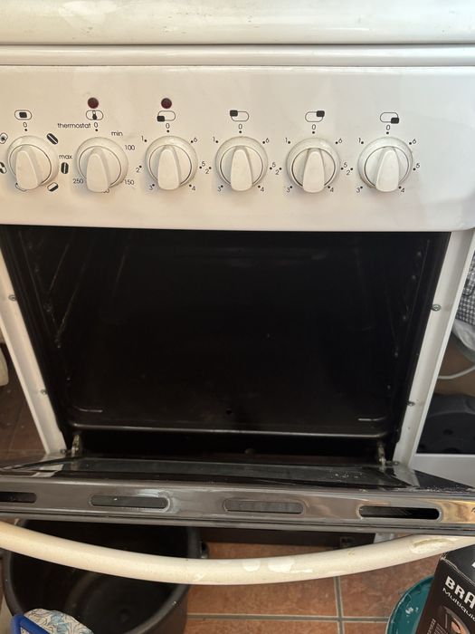 Газовая плита   .