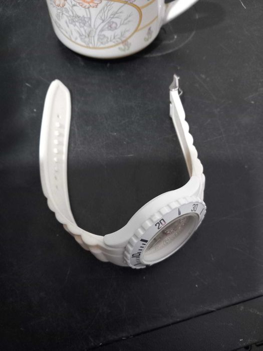 Ceas de mana electronic