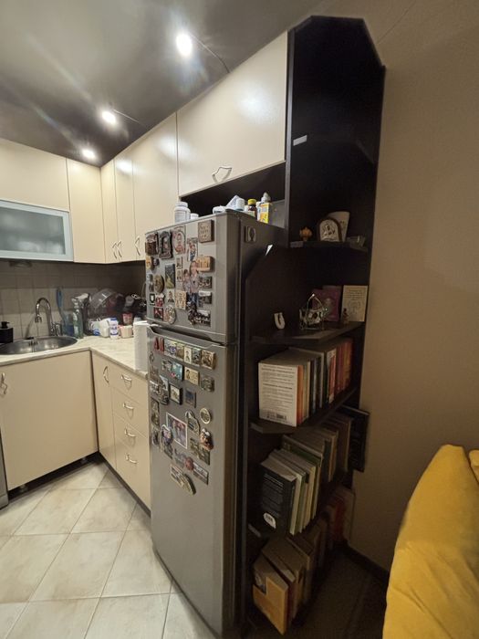 Кухня без уреди с етажерки