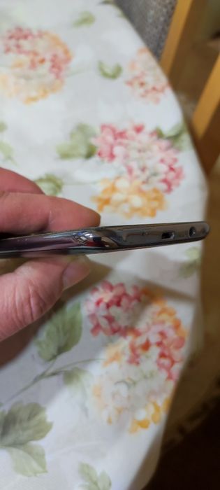 Продавам смартфон Samsung j5 2015