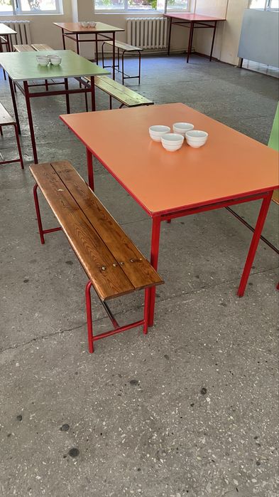 Стол железный сверху ламинат