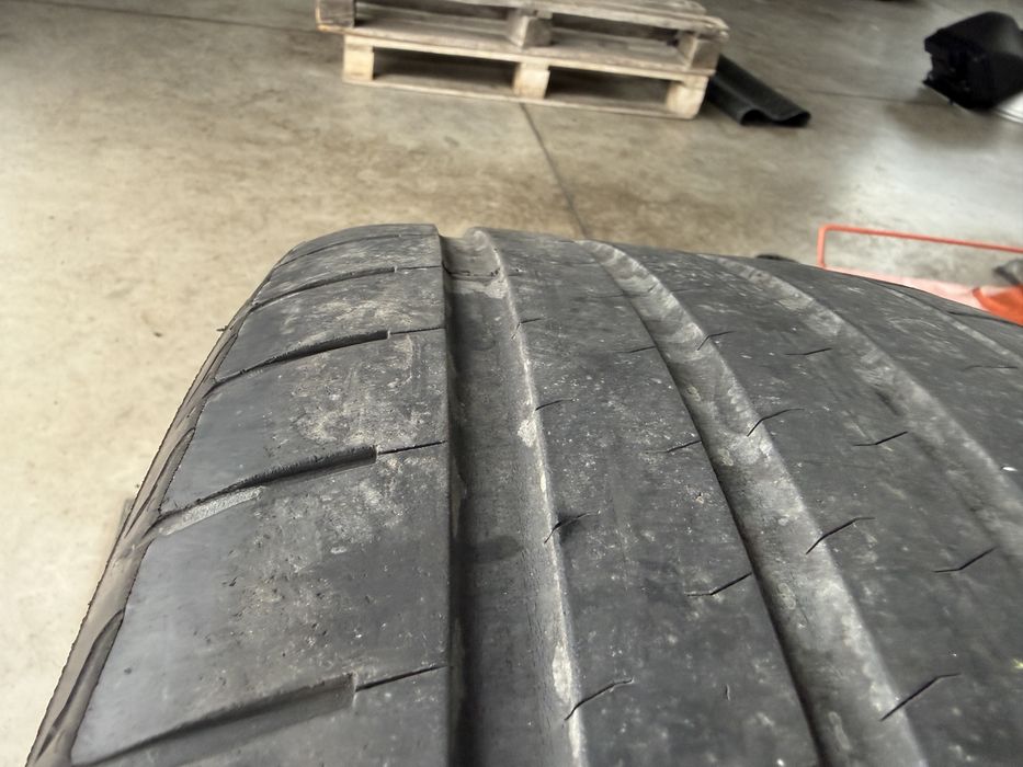 2бр. Летни Гуми С Борд 245/45R/19 -BRIDGESTONE- DOT:2823- 4.6мм. *50€ за 2бр.*