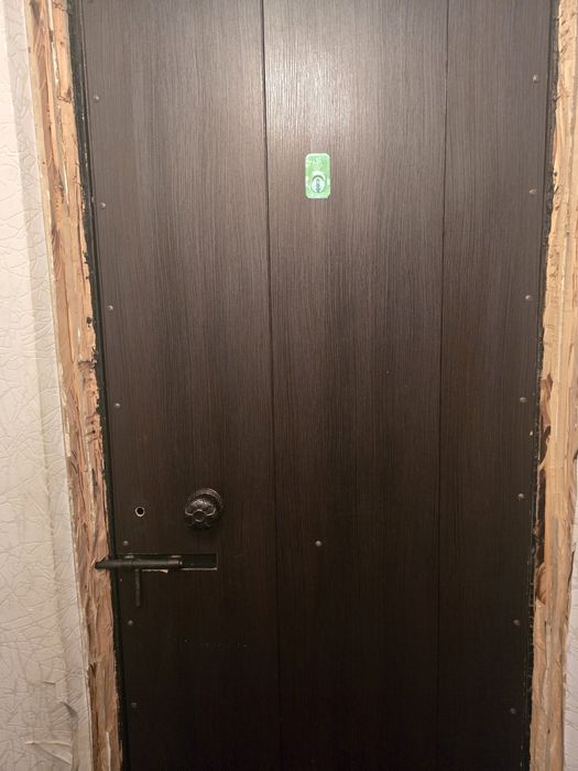 Продам дверь железную