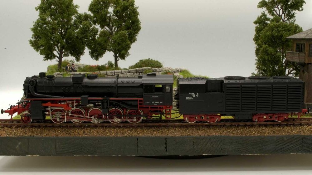 Locomotiva  cu abur BR52 Kondenstender Piko scara ho