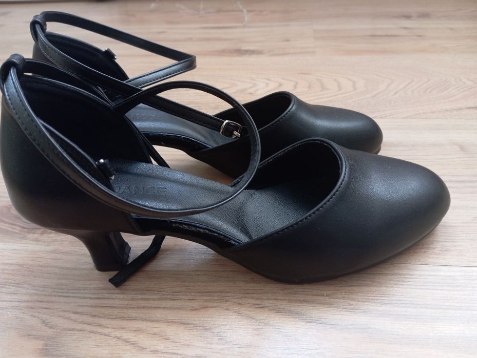 Дамски обувки за танци