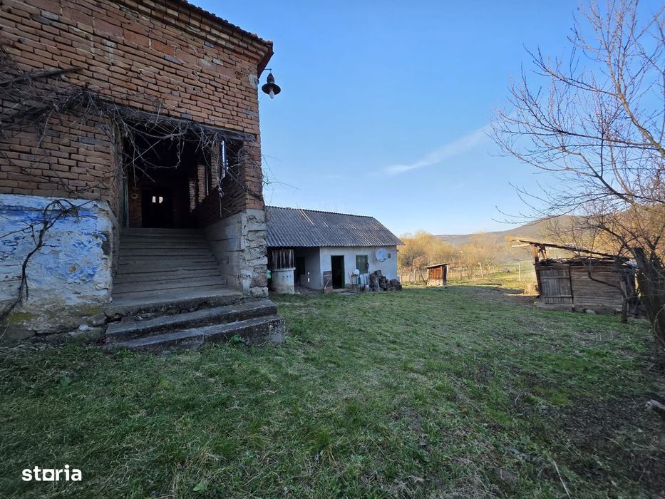 Preț mic! Casă solidă + teren generos 1887 mp – ideal renovare