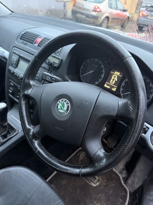 Dezmembrez dezmembrari skoda octavia 2 scout 4x4 2.0 BMM 6 T xenon