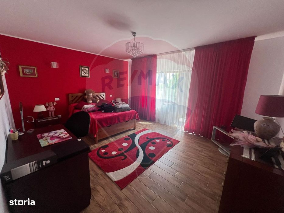 Casă / Vilă 7 camere Garoafa