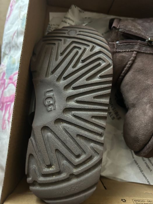 Ugg кафяви 28.5 носени веднъж