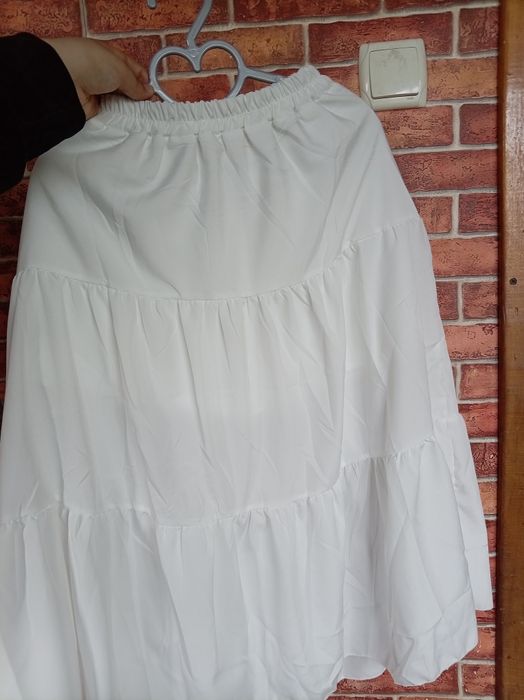 Ayollar yarusli maksi yubkasi