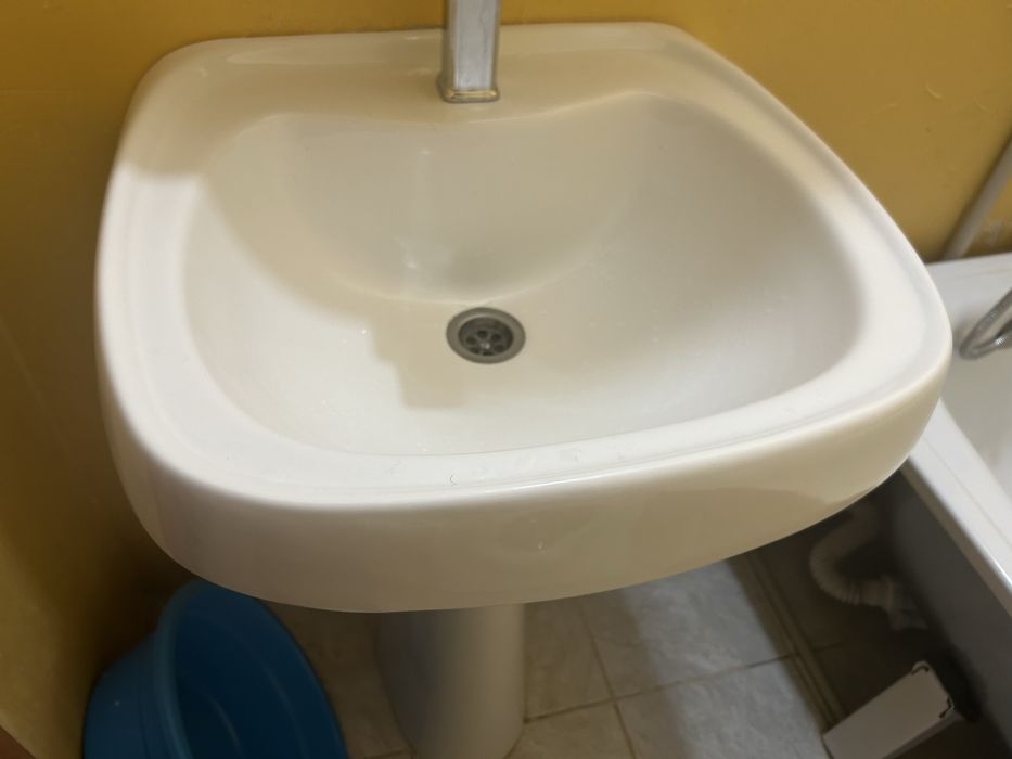 Продам раковину в ванную