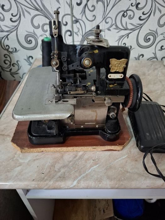 Оверлок китайский в рабочем состояние