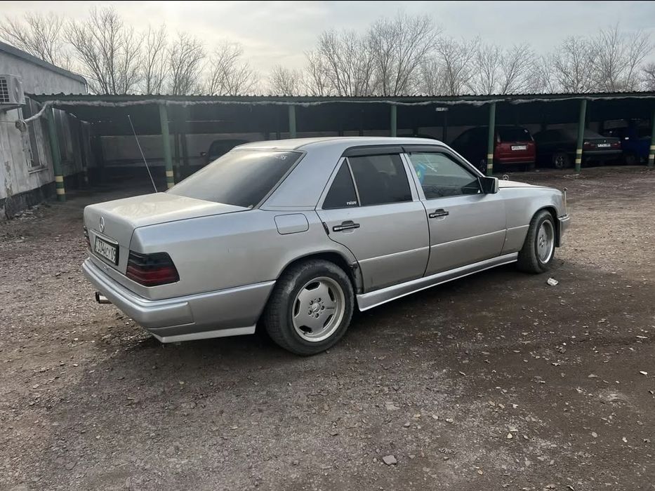 Mercedes W124 Brabus бампер+пороги