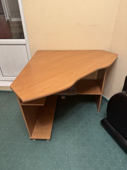 Отдам стол даром