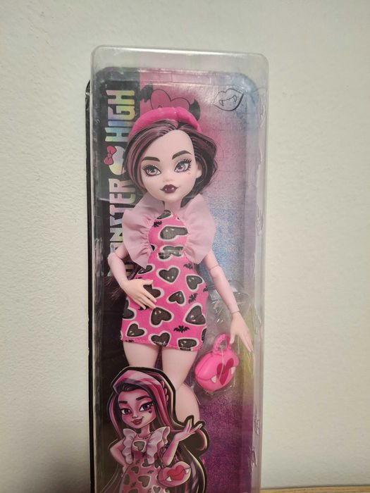 Vand papusa originala Monster High -Draculaura