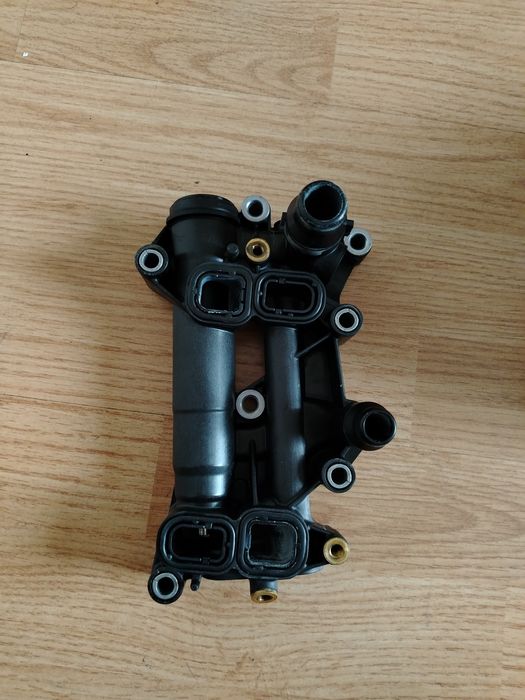 Vând termostat răcire ulei Bmw f10 automat motor n47